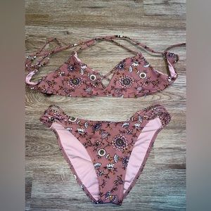 FULL TILT SWIM SUIT🌼🖤🌸